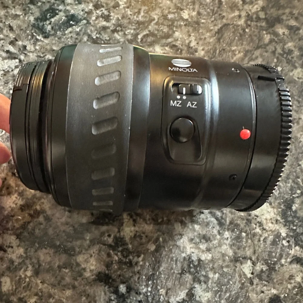 Minolta Maxxum AF Zoom Xi 80-200mm f/4.5-5.6 telephoto zoom lens ** See Discrip